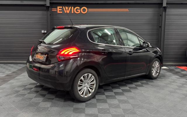 Peugeot 208 image 8