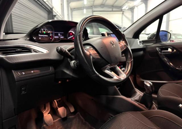 Peugeot 208 image 3