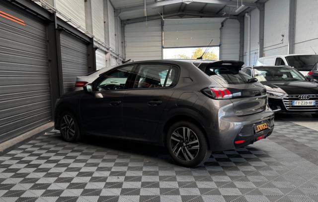 Peugeot 208 image 8