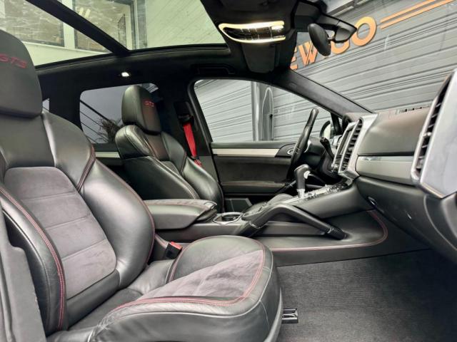 Porsche Cayenne image 2