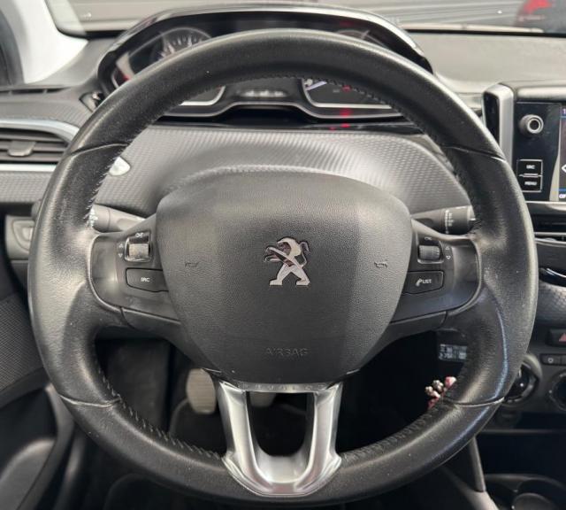 Peugeot 208 image 6