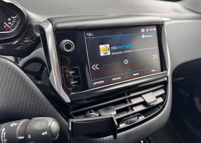 Peugeot 208 image 2