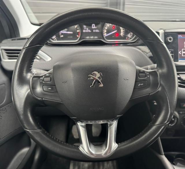 Peugeot 208 image 6