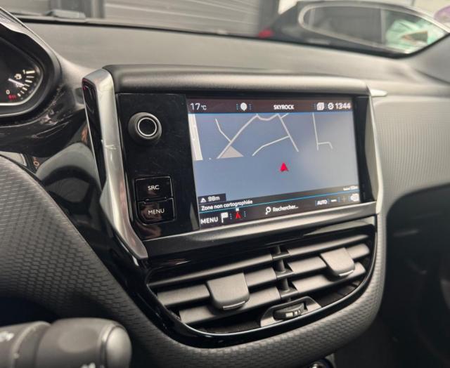 Peugeot 208 image 9