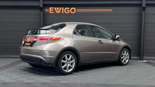 Honda Civic image 8