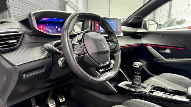 Peugeot 208 image 2