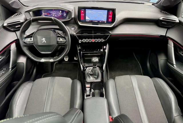 Peugeot 208 image 9