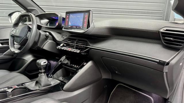 Peugeot 208 image 6