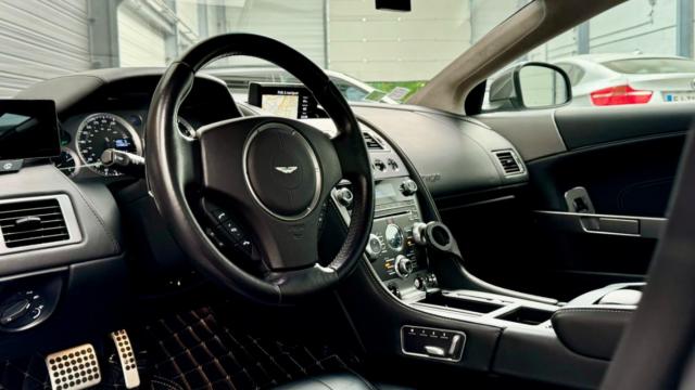 Aston Martin Db9 image 3