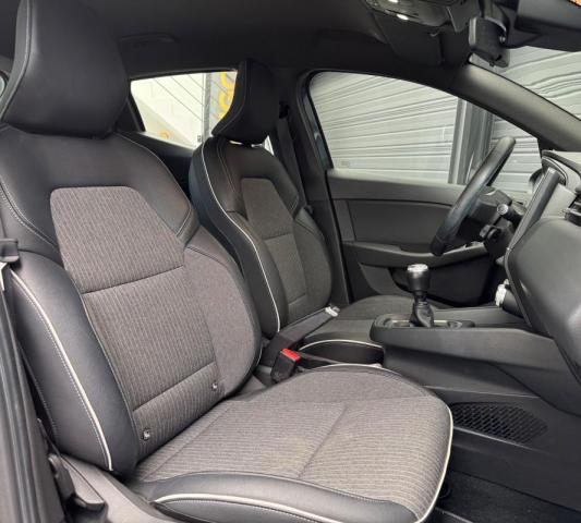 Renault Clio image 9