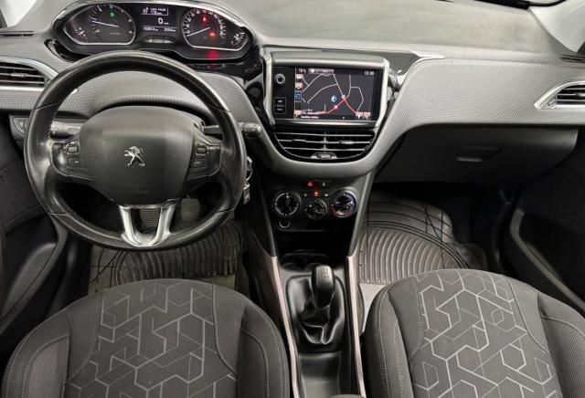 Peugeot 2008 image 7