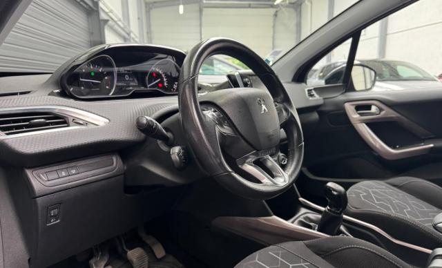 Peugeot 2008 image 8