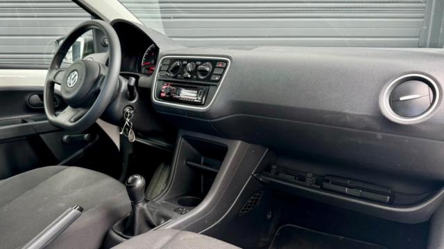 Volkswagen Up! image 8