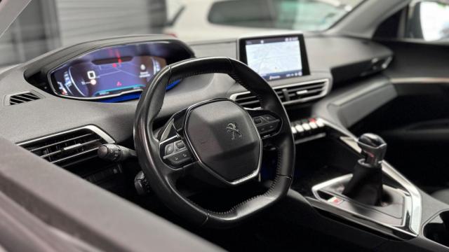 Peugeot 5008 image 9