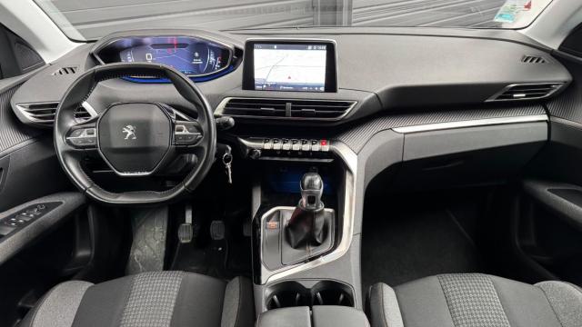 Peugeot 5008 image 1