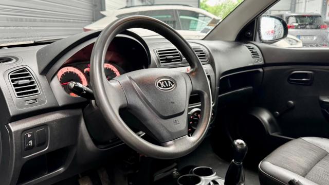 Kia Picanto image 5
