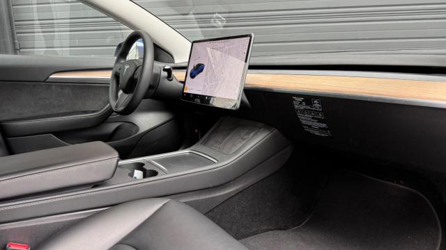 Tesla Model 3 image 8