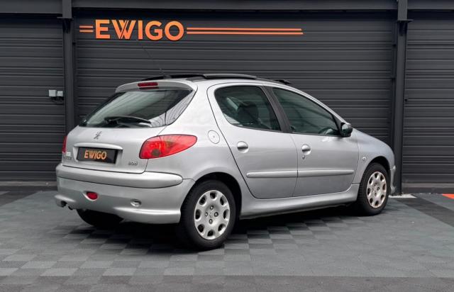Peugeot 206 image 7