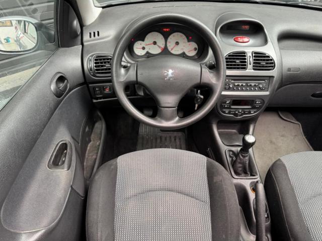 Peugeot 206 image 8