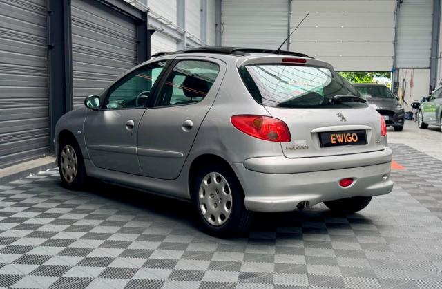 Peugeot 206 image 5