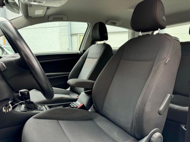 Volkswagen Golf image 9