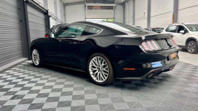 Ford Mustang image 6