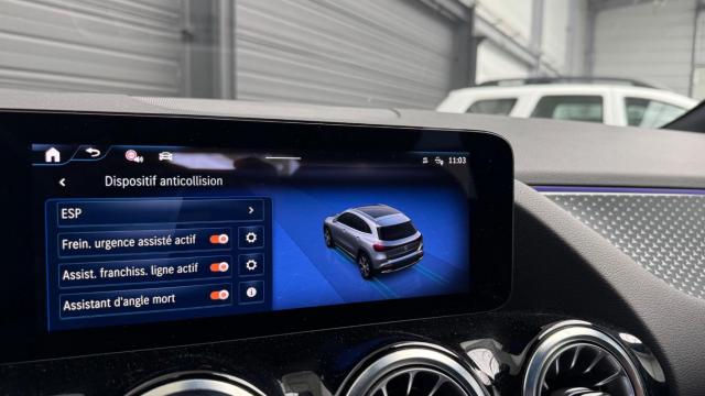Mercedes Benz Eqa image 3