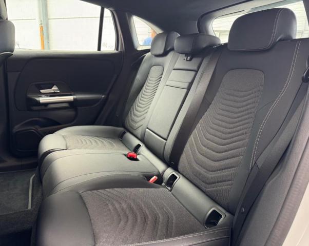 Mercedes Benz Eqa image 5