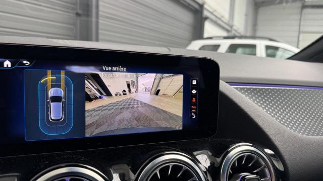 Mercedes Benz Eqa image 2