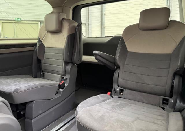 Volkswagen Multivan image 6
