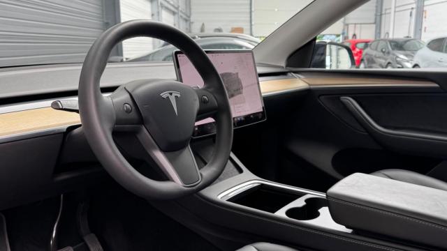 Tesla Model Y image 4