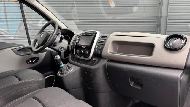 Renault Trafic image 1