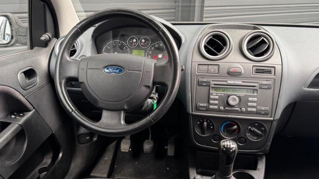 Ford Fiesta image 5