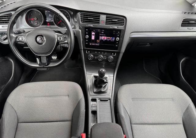 Volkswagen Golf image 9