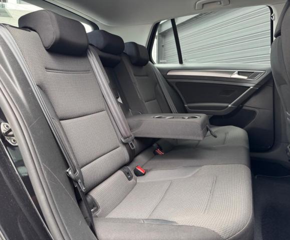 Volkswagen Golf image 8
