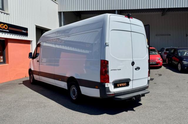 Mercedes Benz Sprinter image 2