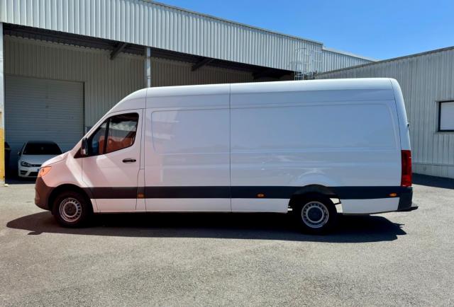 Mercedes Benz Sprinter image 4