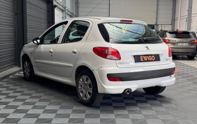 Peugeot 206+ image 2