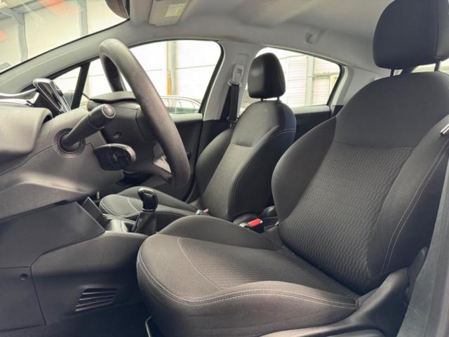 Peugeot 208 image 3