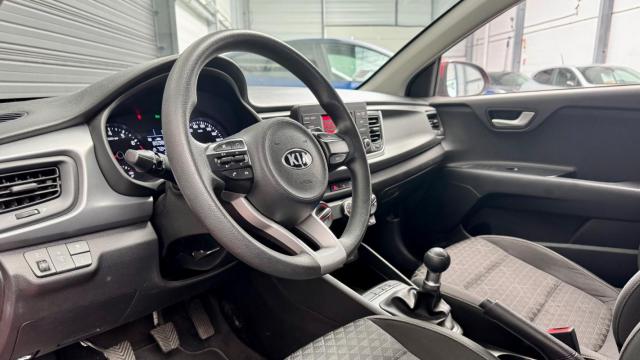 Kia Rio image 5