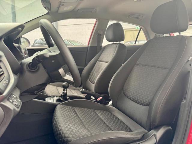 Kia Rio image 9