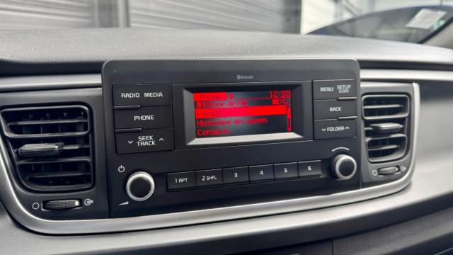 Kia Rio image 3