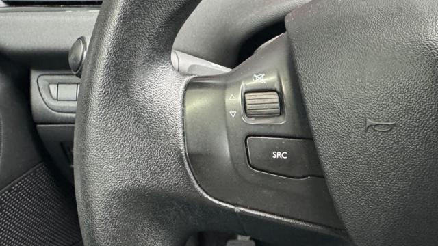 Peugeot 208 image 8