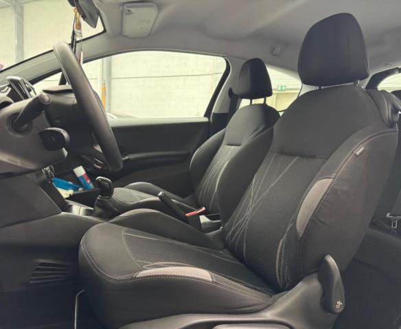 Peugeot 208 image 3