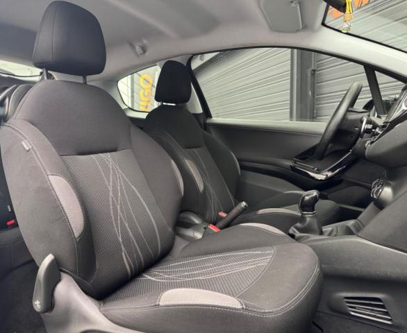 Peugeot 208 image 6