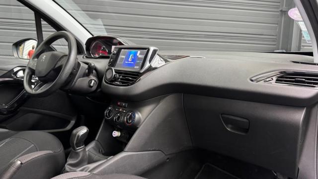 Peugeot 208 image 5