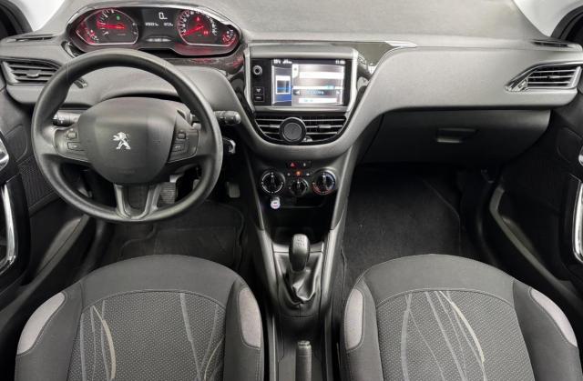 Peugeot 208 image 2