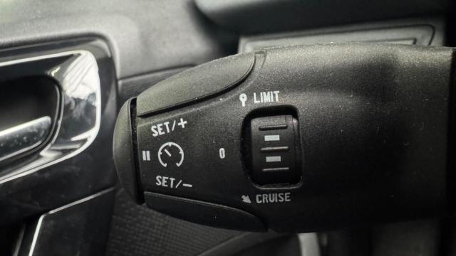 Peugeot 208 image 4