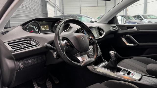 Peugeot 308 image 9