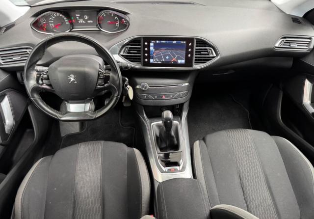 Peugeot 308 image 8